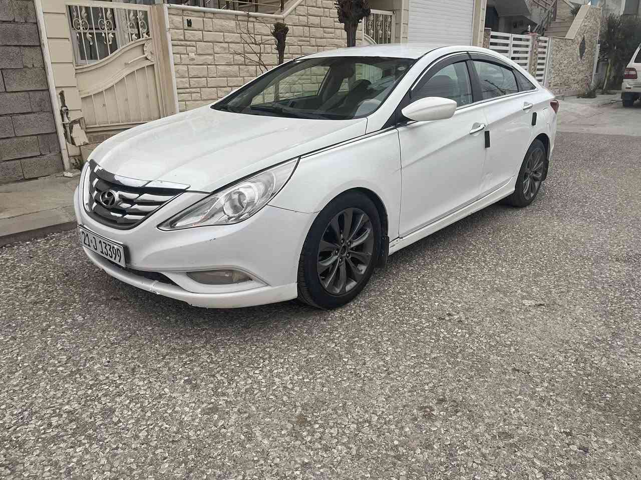 سوناتا موديل 2013 محرك 2400 أمريكي بيه قطعتين صبغ سونار مرفق مواصفات شاشه كامرا تحكم ستيرن كشنات تدفئه تبريد جلد كشن كهرباء شفتات ستيرن بصمه السعر 103 وبيه مجال للشراي 
بيع أو مراوس للستفسار ***********
