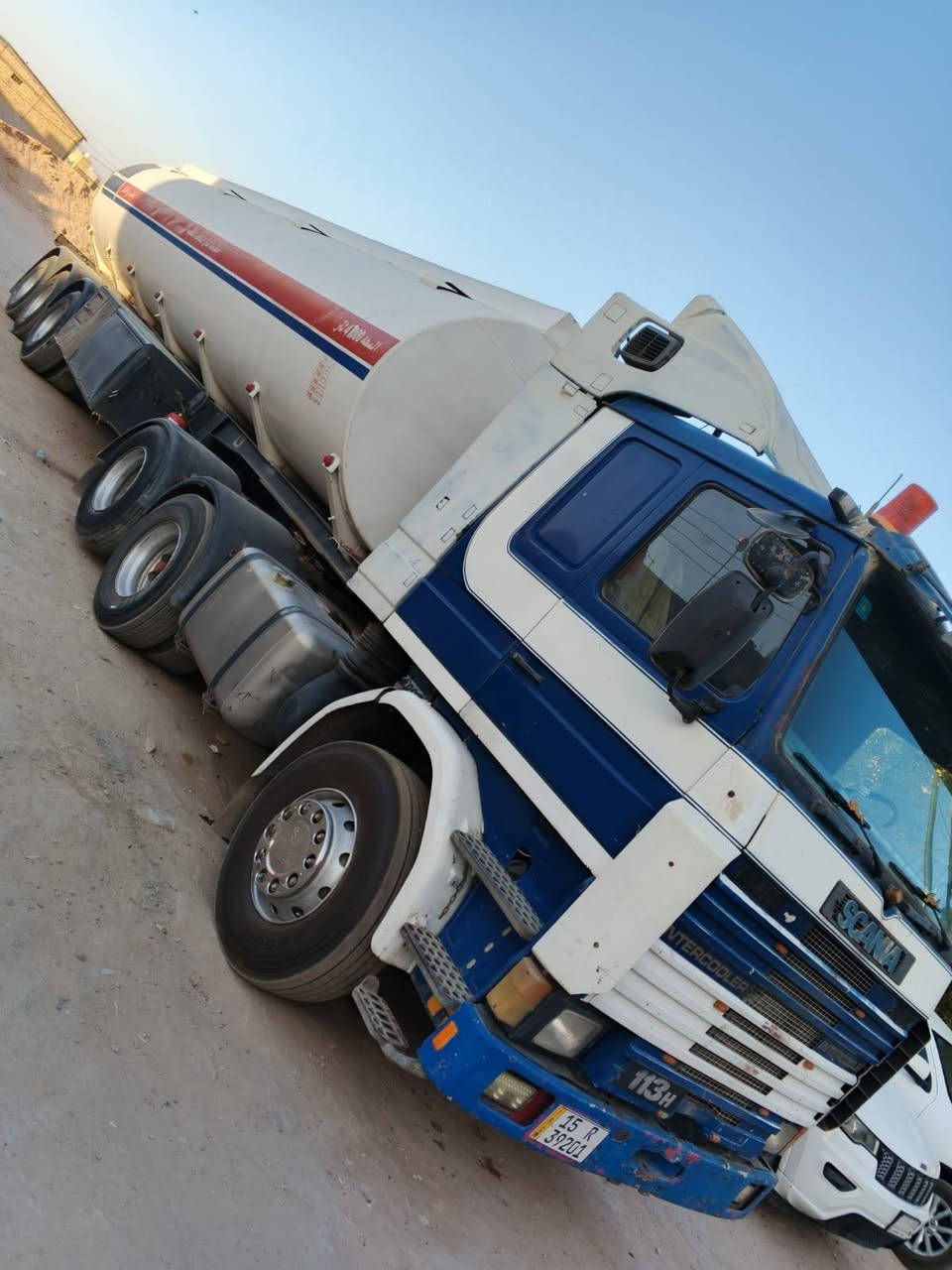 سلام عليكم صهريج للبيع موديل ١٩٩١ حموله ٤١ بيضات تخم تاير بسمي تكيل سنتين جي بيس سعر ٢٣٠ قفل استفسار 
***********
