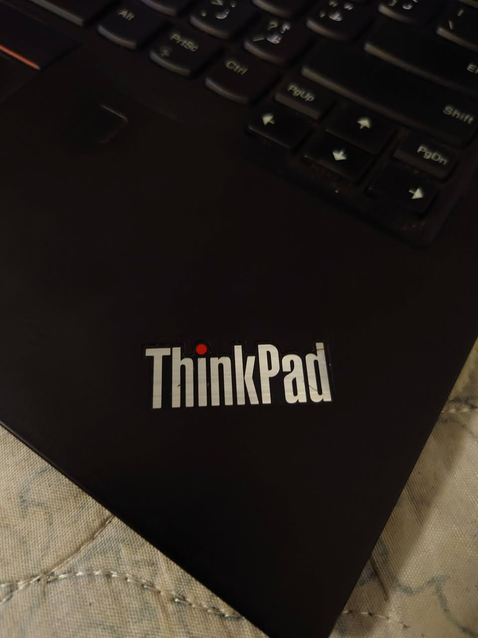 Lenovo Thinkpad T495s
لابتوب سلم من لينوفو مناسب للبرامج الهندسية

المعالج: Ryzen 5 pro 3500U

الرامات: DDR4 16Gb

كرتين شاشة المشترك 4 كيكا و المنفصل 2 كيكا

تخزين 256 ssd NVMe

Windows 11pro الاصلي

و حالة الجهاز نضيف لا بي ضربات ولا ضرر 
وزن خفيف و متانة عالية

السعر 400 قفل

وياه اجهزة الصوت اللي بالصورة هدية و ماوس و شاحنته الاصلية و الجنطة

مكاني بغداد و رقمي ***********
