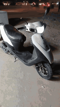 السلام عليكم دراجه للبيع نضيفه عوزها بس باتري كهربائيات كلها شغاله كفرات مابيه شي الشراي اني حاضر ***********
