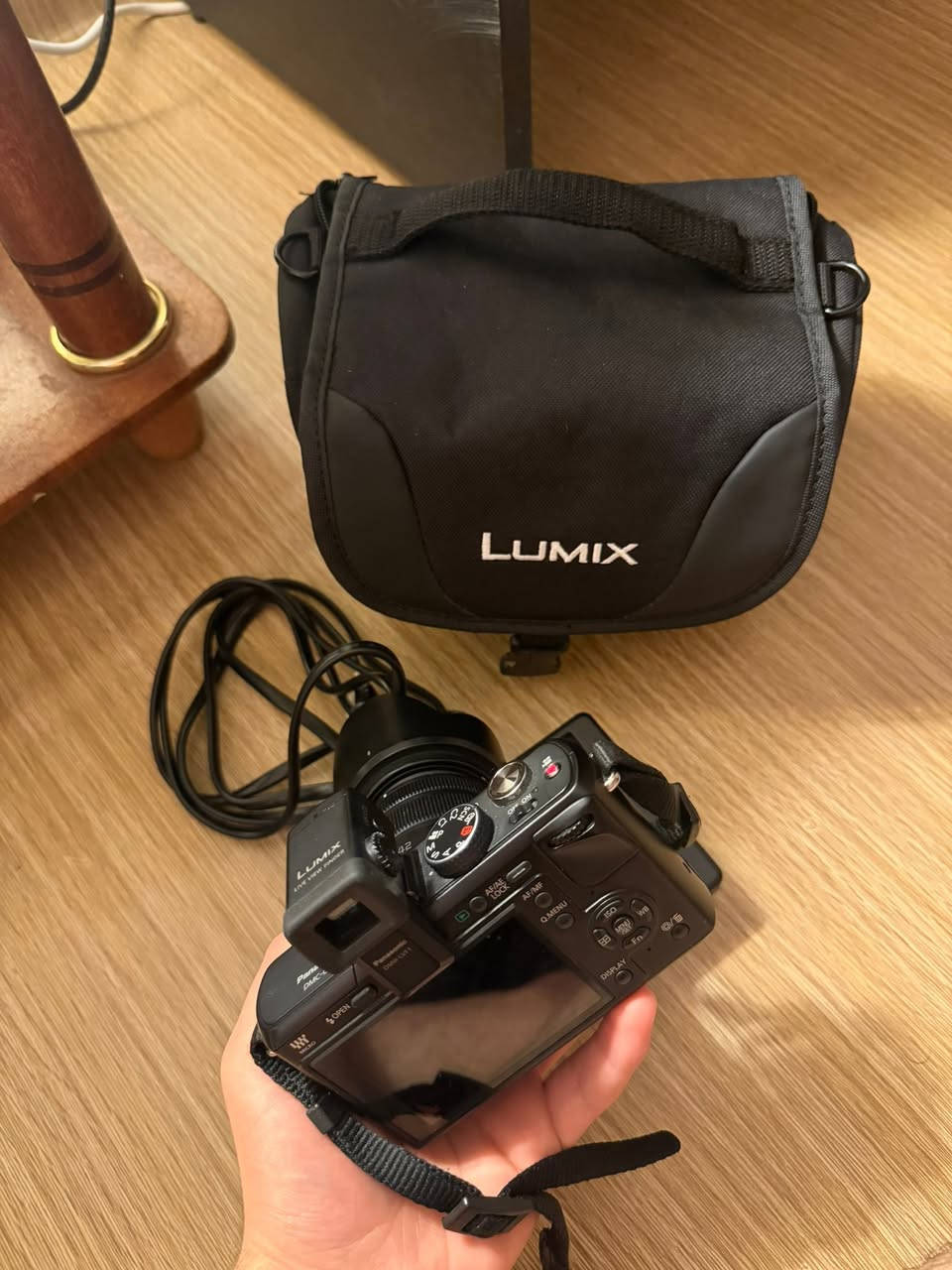 للبيع lumix gf1
نظيفة مستعمل قليل جداً
فل فريم 
ميرورليس
تصور 1080 60 فريم
وياها عدسه 14-42 mm
بيها مانع اهتزاز
وياها اشحنتها الاصليه والبطاريه الاصليه
وجنطه وحزام
سعرها 190 الف وبيها مجال 
***********
بيع وشراء كاميرات سوني SONY في العراق
بيع وشراء الكامرات المستعمله في جميع محافظات العراق
سوق كامرات كانون نيكون سوني بيع وشراء في بغداد والعراق
