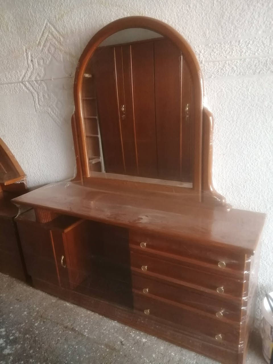 غرفه نوم ٥ باب شغل ثقيل باب الجديد سوق نادي الفتوه الرياضي *********** بسام ابووسن
