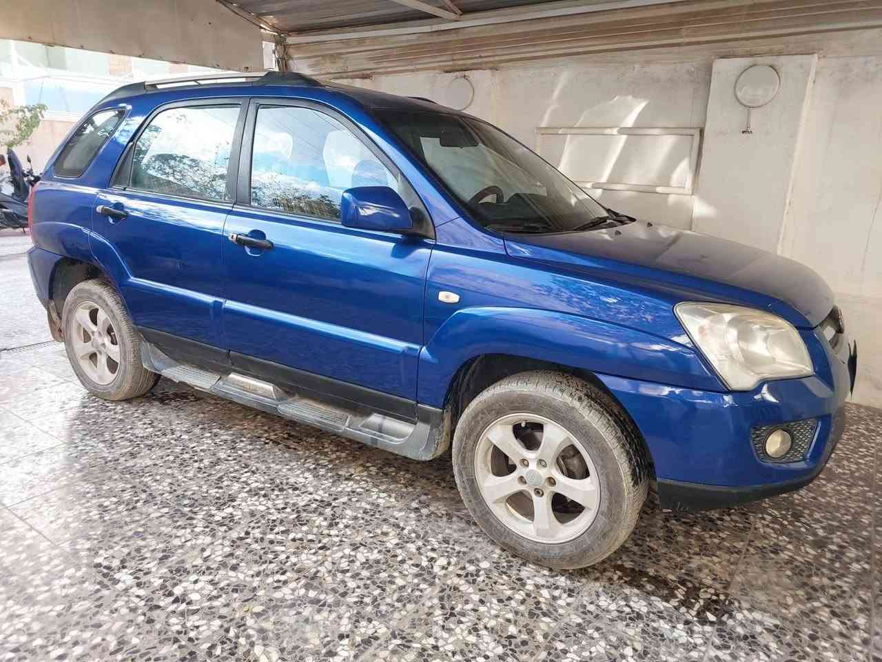 السلام عليكم للبيع او المراوس كيا سبورتج موديل ٢٠١٠ وارد خليجي فول مواصفات للأخير محرك ٢٠٠٠ دوش ٤ سلندر فتحه كشنات جلد + كهرباء مري شفط نظام ECO شاشه + كاميرا تبريد ثلج صدر امامي خلفي جديد تخم تاير جديد كهربائيات كلها شغاله بيها رش حزام اثر شخوط بدون معجون صور قبل الصبغ موجوده السعر ١٠٥ وبيها مجال 
مكاني الدوره ابو دشير 
رقم الهاتف *********** بغداد, العراق
