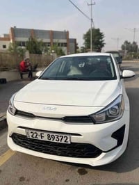 كيا ريو 2023 للبيع🤍 سياره جديده بمعنى الكلمه ضررها بابين موضحه بل صور ...