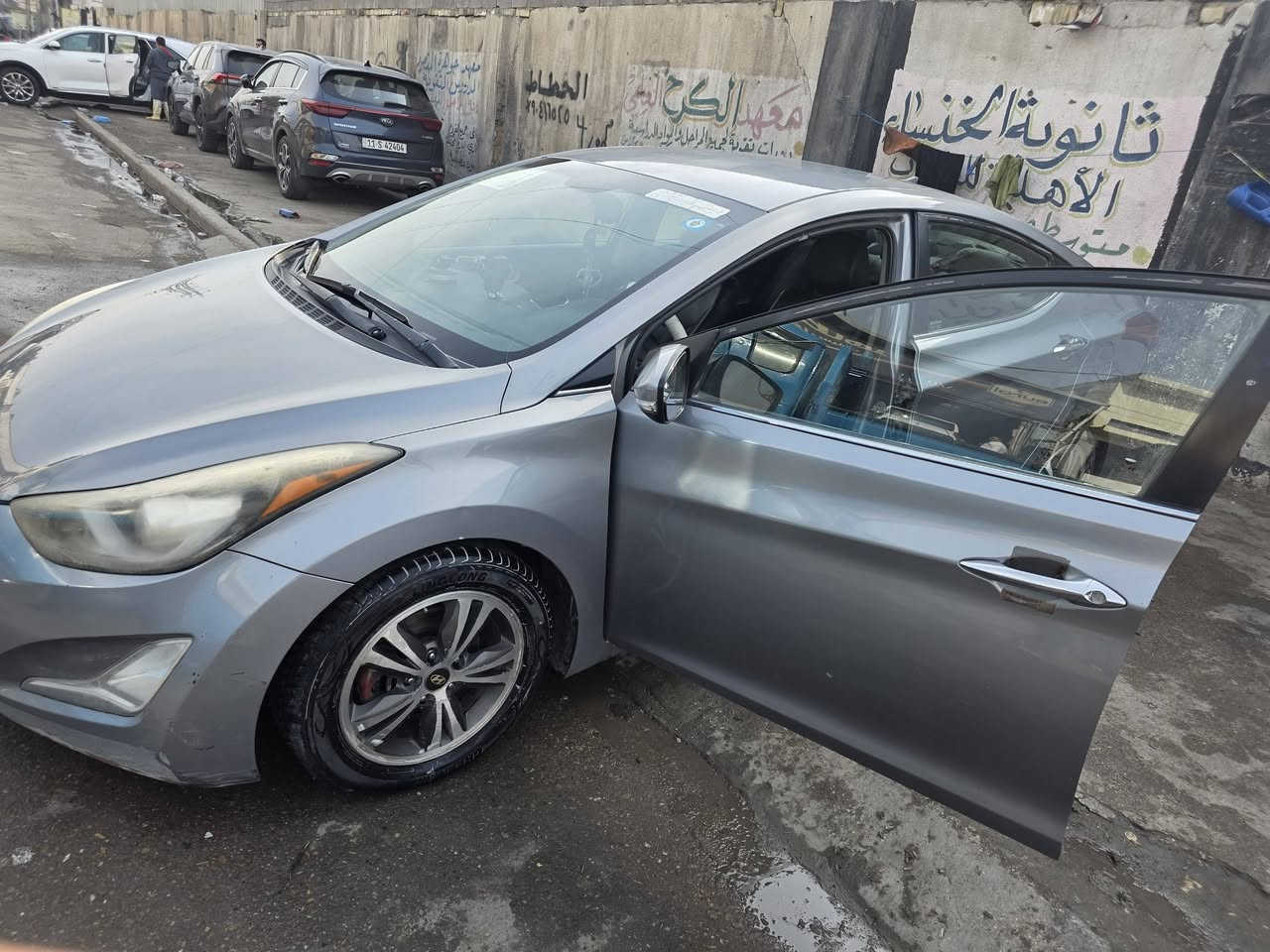 النترا ٢٠١٤ للبيع 
السعر ١١٢ 
نفس ما موجود بالسنوار  عدا الدواسه قبل فتره  صار بيها نفس ما موجود بالفيديو بس محرك بي تبخير وتمشي سياره وجاهزه من كلشي 
رقم الهاتف ***********
