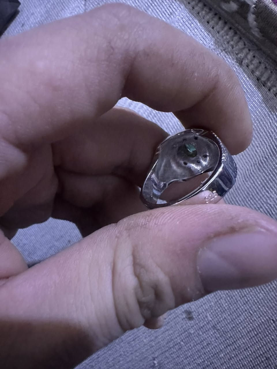 خاتم زمردكولبي سعر 125الف *********** بغداد مدينة الصدر
