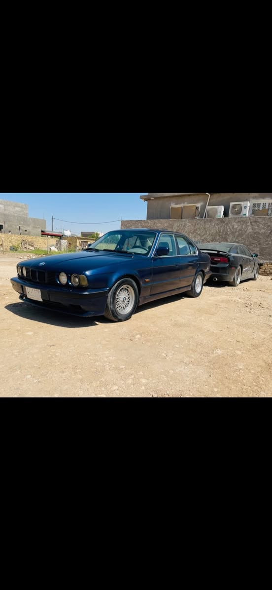 مكاني الحلة
BMW_525_1992 
اصل ما محور، سيارة بلادية ما ملعوب بيها 
اكرر (بلادية)
_مسكر عدل  كير اوتو
_كير ومكينة الماني لا تبخير ولا تنقيص
_سيارة وارد الماني بيها فتحة  
_منظومة تبريد جديدة (تبريد ثلج)
_منظومة ماء جديدة (راديتر جديد) حماوه ثابتة جوه النص 
_منظومة بانزين واحتراق جديدة (كلها مسويله ادامه وتبديل )
_سنتر لوك شغال كامل 
_ اكسل خفيف(المرغوب)الرون مالتها ٢  بال١٤٠
السيارة رقم انبار سنوية يحتاجلها تجديد 
السيارة مال جناي 
سعرها 57 وبيها مجال بعد المعاينة
رقم الهاتف  ***********
