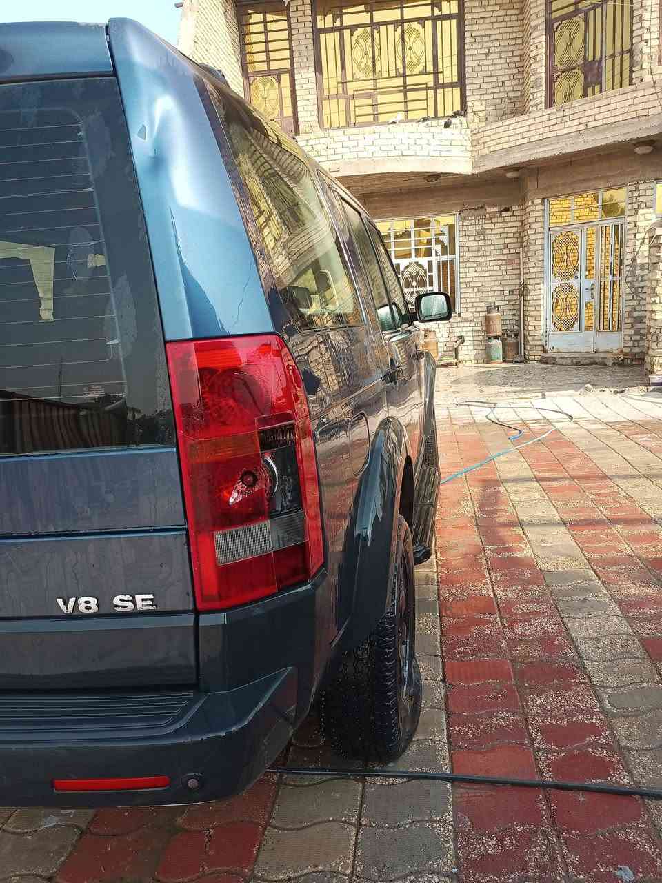 لاند روفر موديل 2005 رقم الهاتف *********** محرك كير صدر جيد دواخل نضيفه بلاديه بيه صبغ جاملغ خلفي بدون ضرر من سلايت قماره 2 سعر.  75
