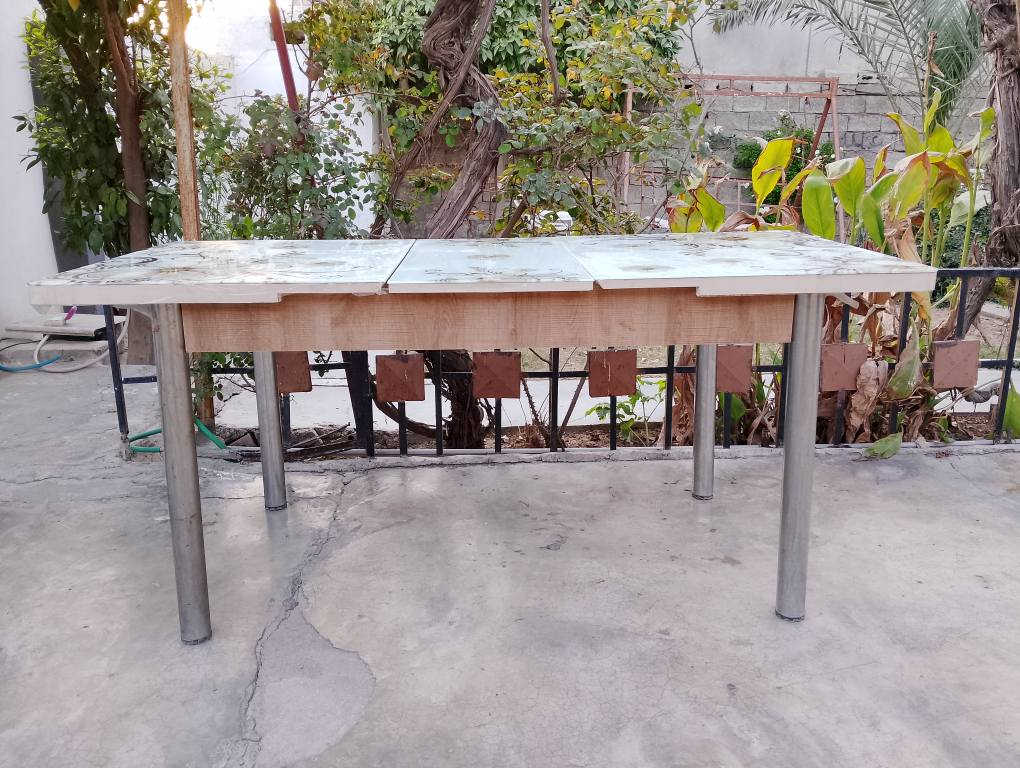 ميز طعام شرط النظافة مابي عيب للبيع *********** كركوك, العراق
