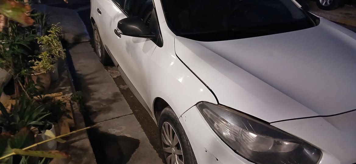 السلام عليكم
مكلف بالنشر رجاء اتصل على صاحب السياره
رينو  ٢٠١٢ رقم بغداد
بدون صبغ
محرك بلادي ١٦٠٠ 
كير AT وليس CVT
سياره جاهزه على وضع الشركه
بارد قليل جاملغ خلفي 
عارضها ٦١ 
المنصور الداودي
***********
