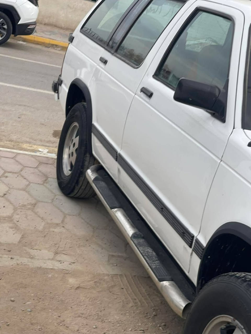 يالله شباب سياره رقم بغداد نكليزي شرط تحويل  جمسي على وضع شركه كله بلادي سياره كفاله عامه مصبوغه الجماليه تجي وتأخذ سونار جاهزه من كلشي كير مكينه بلادي بسعر 60شراي ينتصل ويدلل مكاني واسط النعمانية ***********
