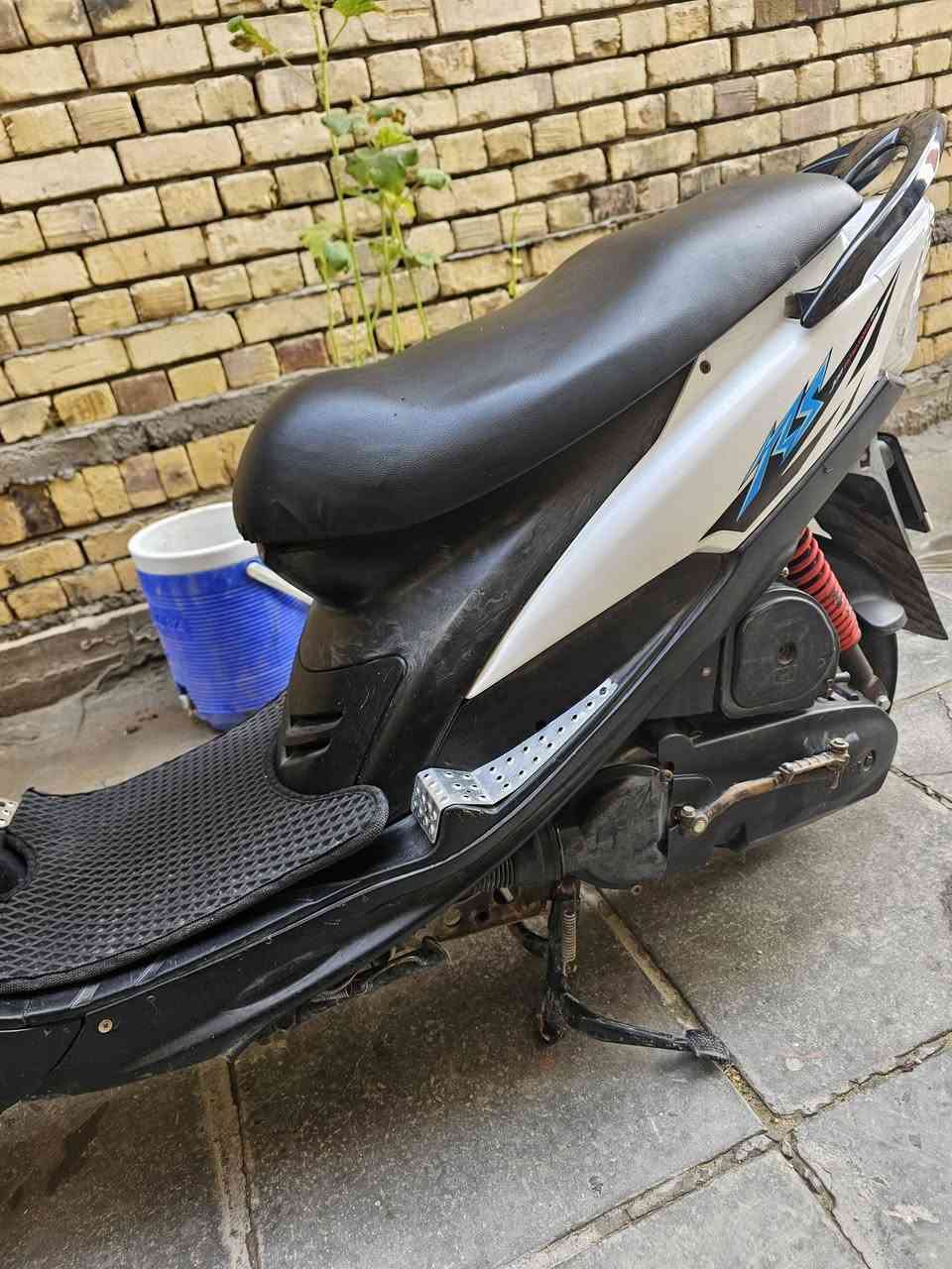 دراجه ماكس عدله مفتوحه والفات دراجه شغاله سلف هندر عوزها بس باتري
السعر 550وبيها مجال مكاني حي الشهداء 
***********
