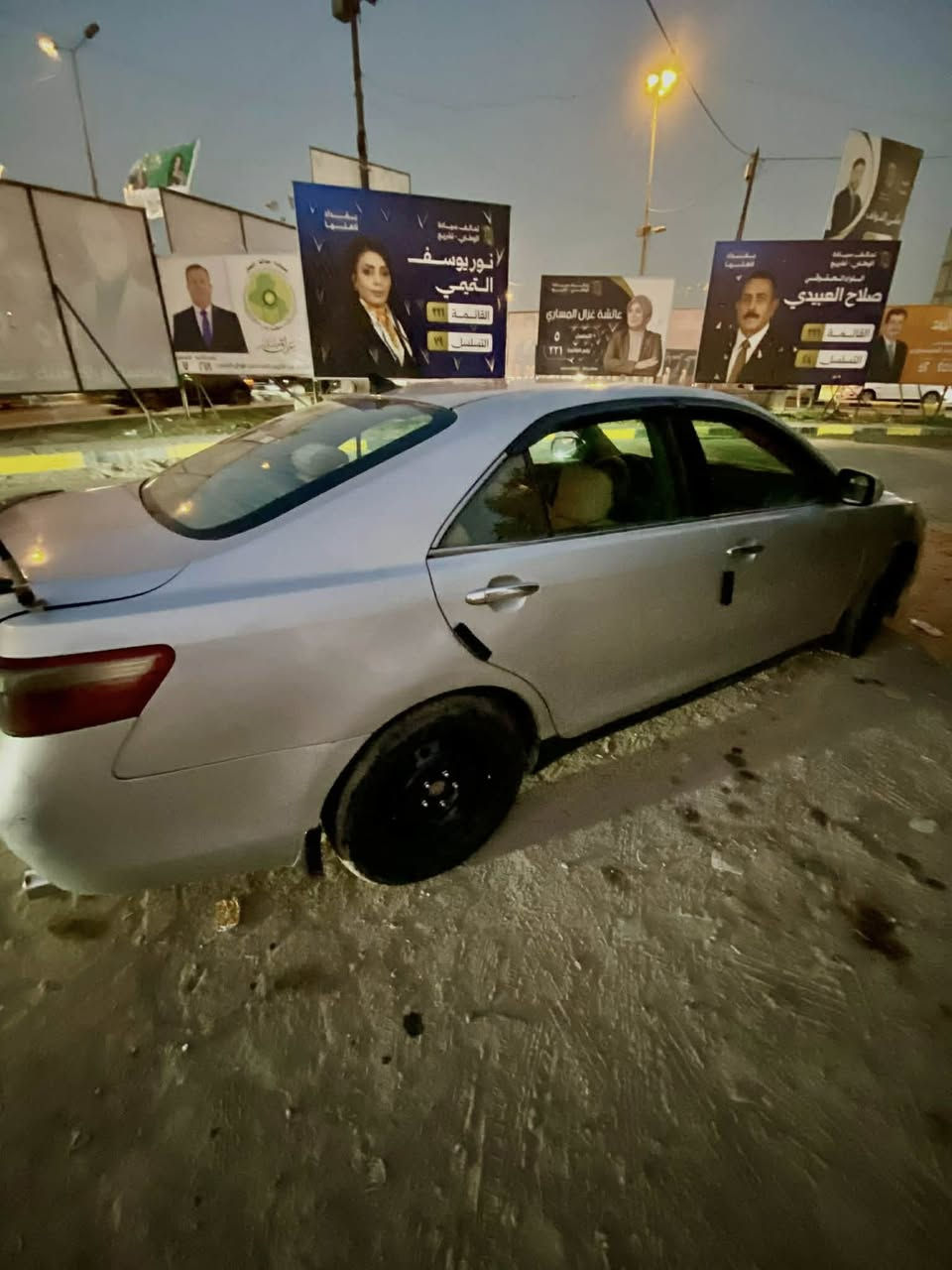 السلام عليكم 
كامري ٢٠٠٧ رقم بغداد باسمي كير محرك جديدات بيها صبغ حزام اثر جراد ترهم مراوس وترهم نقد  ب ٨٥ بيها مجال حك جية
***********
