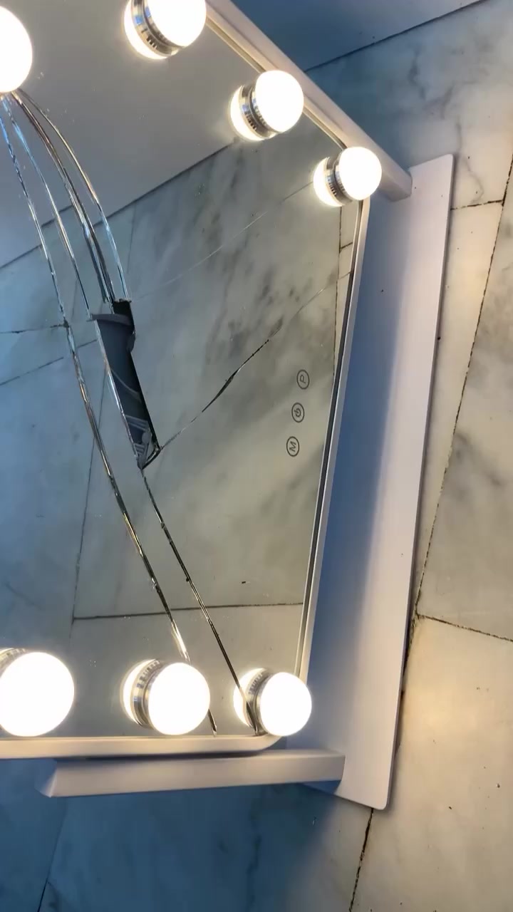 بله مو حرامات هاي هيج 🤕 المهم الي يريدها ب 15 واصل ياخذ كلوباتها واطارها حديد او يبدل مرايتها


**إذا كنت صاحب هذا الإعلان وتريد حذفه لأي سبب، رجاءا أرسل رسالة إلى الدعم الفني**