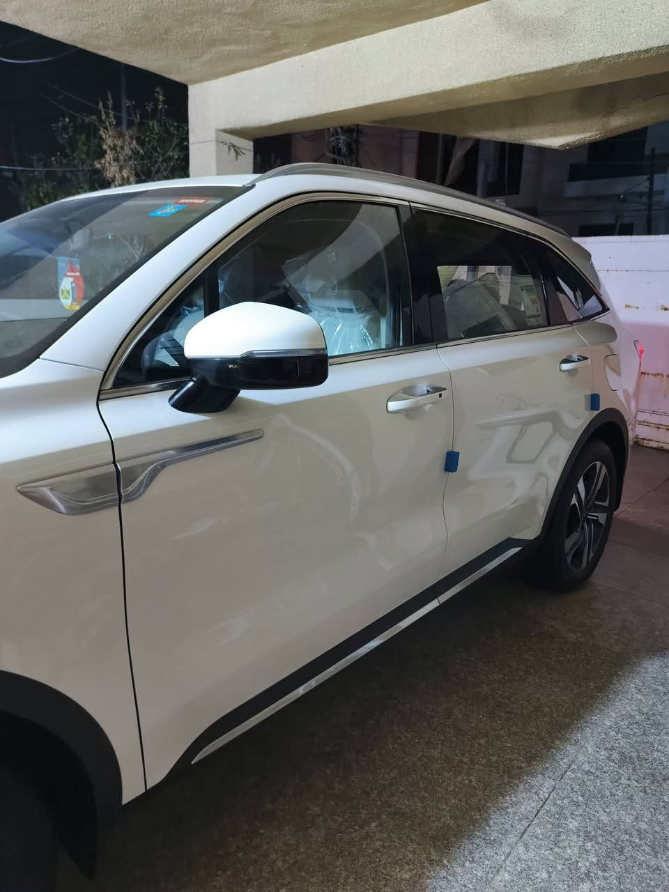 السلام عليكم سورنتو 2023 جديدة بمعنى الكلمه
رقم بغداد الدولي   ماشيه     , ١٩ الف
مواصفات  (( مكفولة كفاله عامه شخط واحد مابيها لابارد ولا صبغ ولا تكحيل)) 
كير موس
جنطه كهرباء
كراسي كهرباء عدد ٤
افيكيشن
تشغيل عن بعد
محرك 6V
اربع عدسات
شفتات ستيرن
شاشة كبيرة
دبل لد امامي خلفي 
السياره كفاله عامه
بعد بيه مواصفات
تلفون ***********
           ***********
