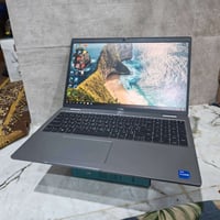 Dell Latitude 5520 • i7 الجيل الحادي عشر • 512GB SSD