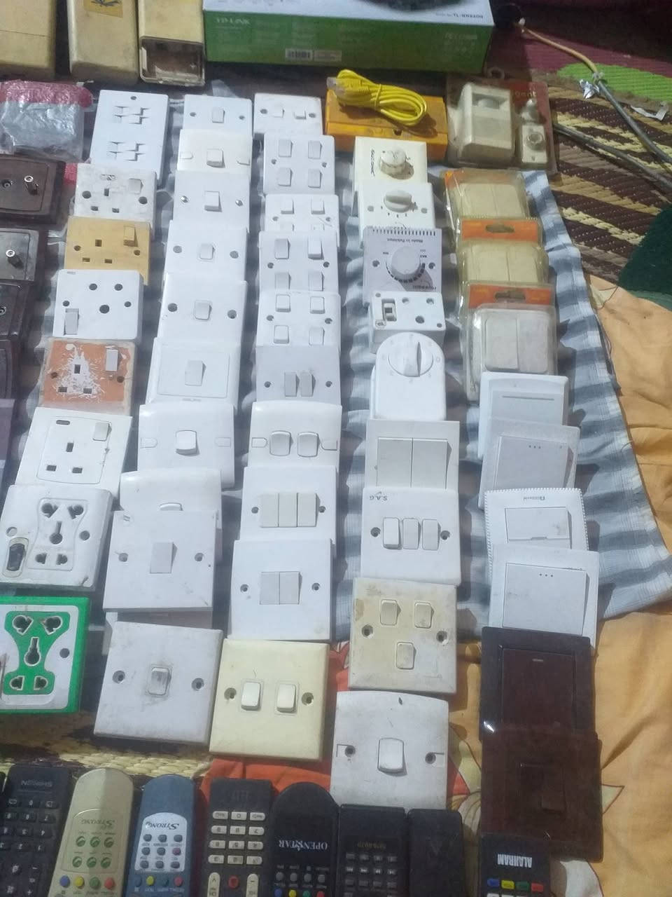 عندي هاي غراض كهربائية كلهن شغالات  رايدهن  ٤٠ الف مكاني مدينه الصدر حي طارق


**إذا كنت صاحب هذا الإعلان وتريد حذفه لأي سبب، رجاءا أرسل رسالة إلى الدعم الفني**