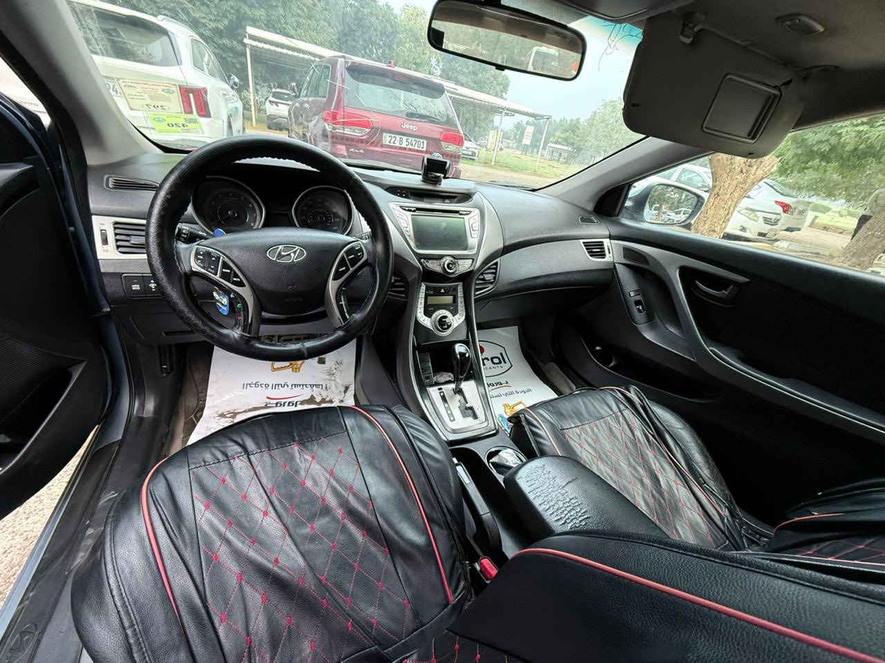 السلام عليكم النترا تك باب للبيع وارد امريكي ضربتها باب
وبيها هنا ضربه باب سايق تتعدل بل بارد السيارة بصمة سلايد روف ماشية 112 الف
ميل
كير ومكينة وتبريد مكفول
تحويل مباشر
مكاني بغداد العامريه *********** رقمي الثاني ***********
