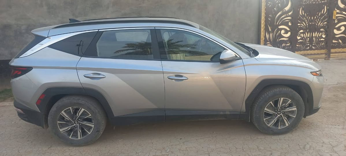 توسان ٢٤ امريكي ضرر بين البابتين مبدلات اصلي مرشوشات تحكم كشن كهرباء بصمه صندوق كير لمس سايدبريك كهرباء بصمه ابواب  بيها بعد موصفات دفع رباعي ماشيه ١٤ بعده جديده معروضه 210 $ وبيه مجال  ***********. السياره هايبرد هجين 
رحمه لوالديكم اني مكلف بنشر اتصل عل الرقم
