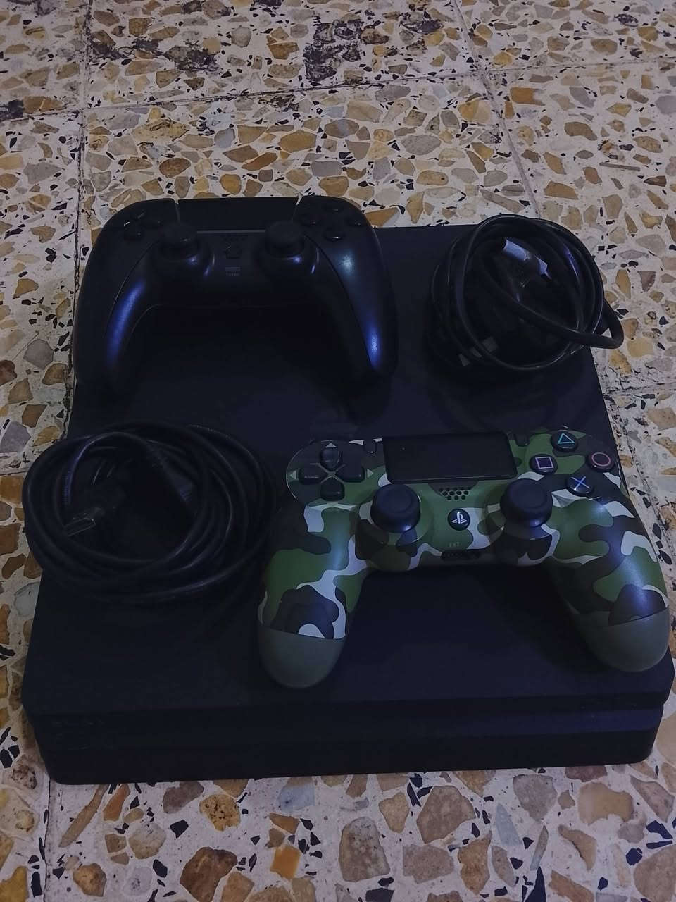 سلام عليكم بلي فور سلم ذاكرة 500g كامل ملحقات مع جوستك 5 تجاريه وجوست 4 اصليه وكارتونه الجهاز ماين كرافت الجهاز مفتوح للتنظيف فقط السعر 250 وفي مجال بسيط مكاني بغداد الدورة للتواصل واتساب ***********
