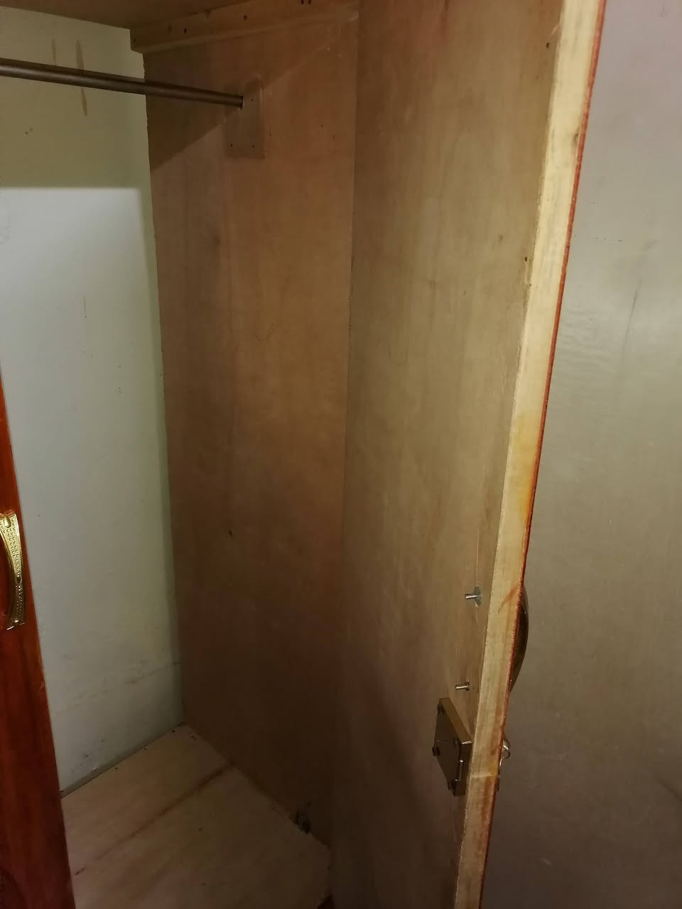 غرفه نضيفه صاج للبيع السعر ٧٥٠ لاتصال *********** المكان شطره
