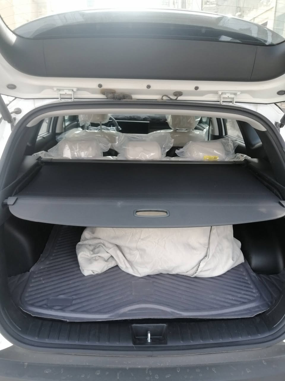 السلام عليكم
سياره توكسان خليجي للبيع
موديل 202‪5.
مواصفات السياره 202‪6
ماشيه 150‪0
السياره زيرو
فول مواصفات تو كلر
ويل 19.
كشنات تبريد فقط
السياره شخط مابيه سياره حلوه وجاهزه
الجنطه كهرباء.
بردات.
محرك 200‪
السياره تحت الضمان الشركه 
شركه فجر البلاد 
السعر قفل 236‪
بيع مستعجل 
العنوان النجف الأشراف
***********‪ 📞
