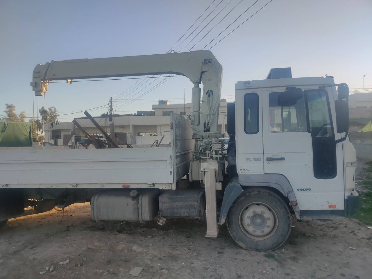 ڤالڤۆ مودیل2000
سنوی2025
بۆدی6.5
اربیل
گیر ..معرک شرت
کرین 5تن 2سلایت
***********
