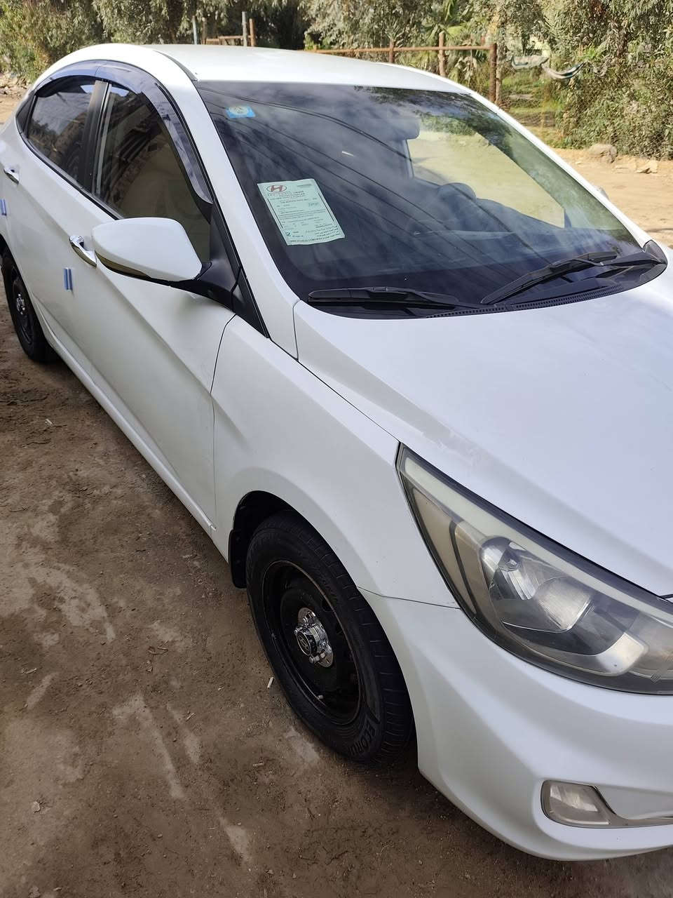 السلام عليكم ورحمه الله وبركاته 

موديل 2018 خليجي مكينه 1600 مامفتوحه تبريد ثلج كير حداديه كله جديد تخم تاير 
رقم بغداد بيها صبغ قليل بل هلال جاملغ وبيها مكانين بارد السعر 117
مكان السياره ديوانيه ***********
