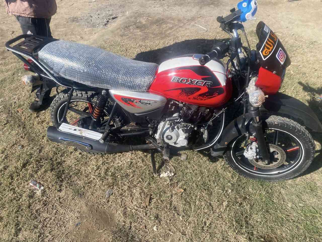 السلام عليكم دراجه للبيع بوكسر جبلي موديل 2022طالعه بل 2023 دراجه مكفوله من كلشي كهربائيات كله شغاله محرك ناعم مكفول اوراق كامله السعر مليون 350العنوان بابل شوملي قرب السريع رقم الهاتف ***********
