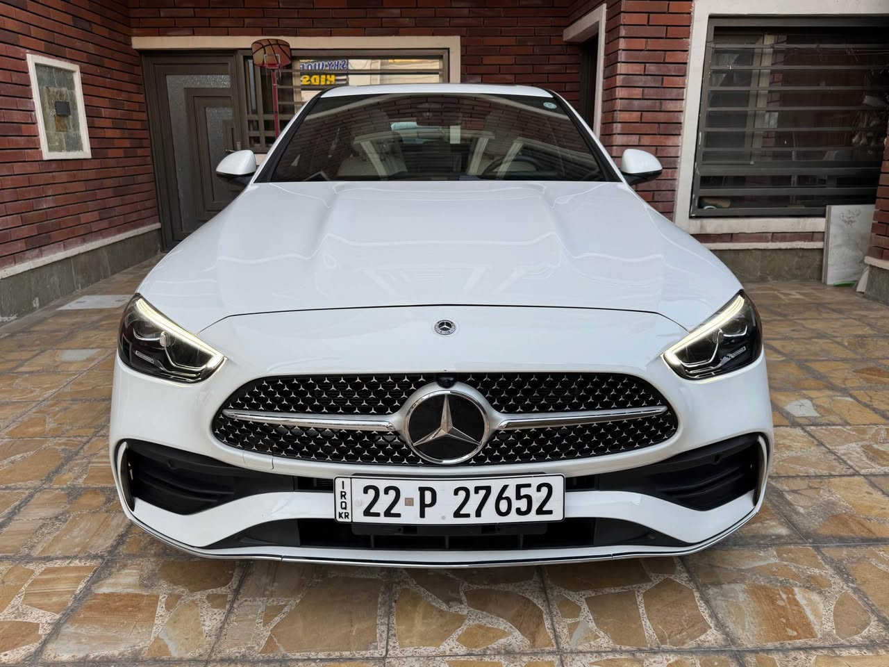 مرسيدس C300 موديل 2025 للبيع
للاستفسار ***********
الموقع الدورة شارع أبو طيارة

السيارة بحالة شبه الزيرو 
عداد المسافة 3 الف فقط
السعر 380 ألف

المواصفات
وارد أمريكي
محرك تيربو قوي واقتصادي
ناقل حركة أوتوماتيك
نظام تشغيل بصمة
شاشة معلومات حديثة
كاميرا خلفية
حساسات أمامية وخلفية
مقاعد جلد لون أوف وايت مع تداخل الصاج
تحكم كهربائي بالمقاعد
تكييف أوتوماتيك متعدد المناطق
إضاءة داخلية محيطية
جنطات 19
أنظمة أمان وثبات متقدمة

الملاحظات
صبغ جاملغ خلفي فقط
جميع الأيرباقات سليمة

للاستفسار ***********
الموقع الدورة شارع أبو طيارة بغداد, العراق
