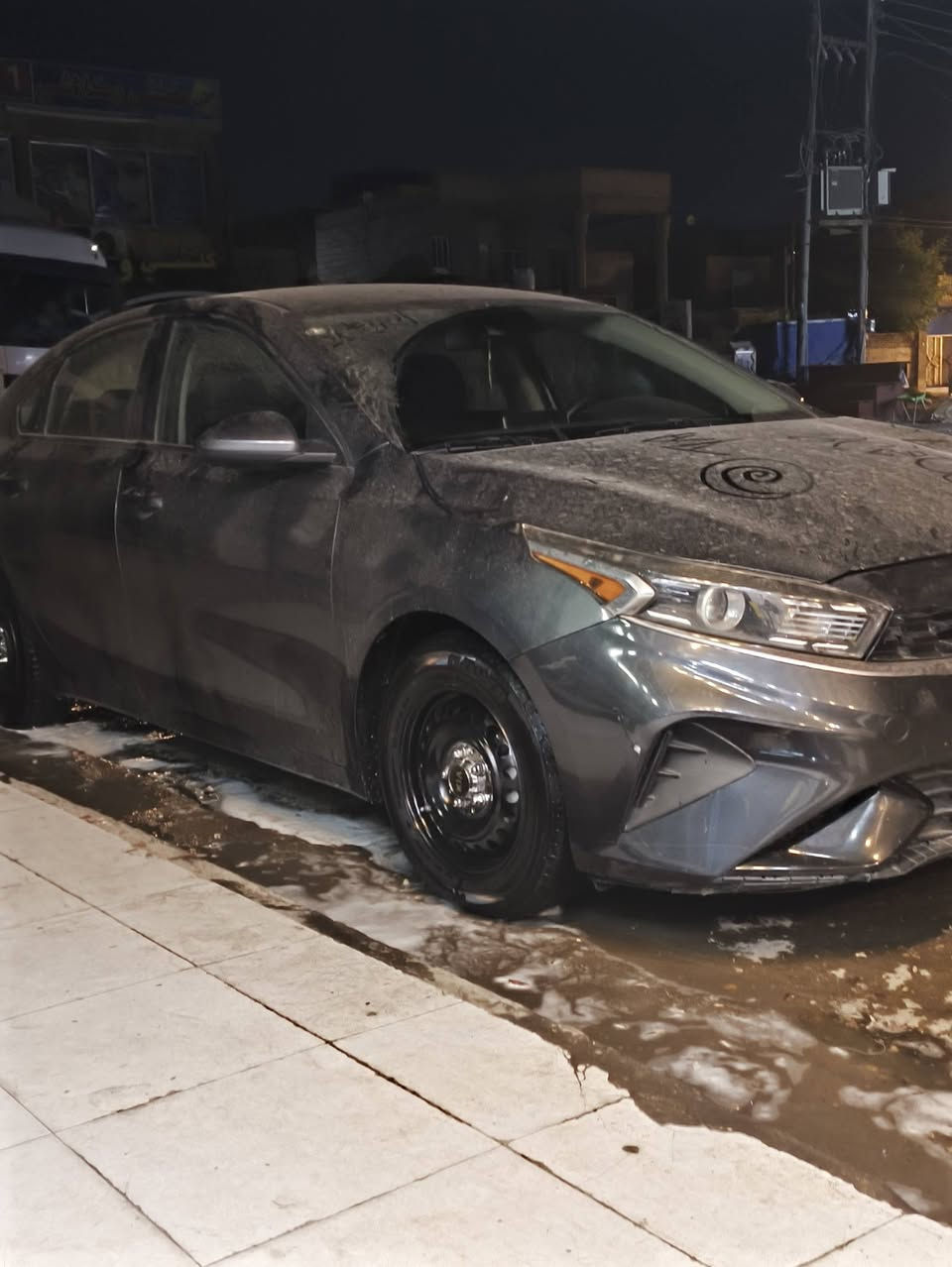 السلام عليكم كيا فورتي مديل 23 ماشيه 40 سياره كارتون وجاهزه عل اخر حبايه مرقمه  وكامله معوقين مكينه 2000 دوش بيه باب وجاملغ وبنيد مصلح نفسه سعر 145 وبيه مجال بصيط تواصل ***********
