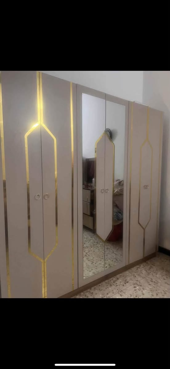 نضافه ١٠٠٪؜ خمس قطع ٤٥٠ مع شد ونقل بغداد ***********
