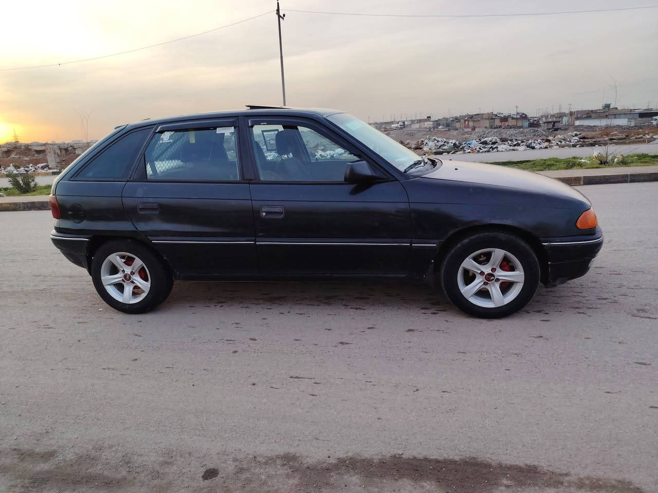 استرا حجم 16
سنويه عظم كابون بانزين 
مكينه وگير شرط
صبغ دواير ودوسات بلا ضرر
ويل كب مسطره باتري جديد
 كهربائيات كلها شغاله
ستيرن بور 
مسجل جديد ستتم سماعات
سياره جاهزه وشرط من الدعاميه للدعاميه
للتواصل الاتصال عل الرقم
0751842100
***********
