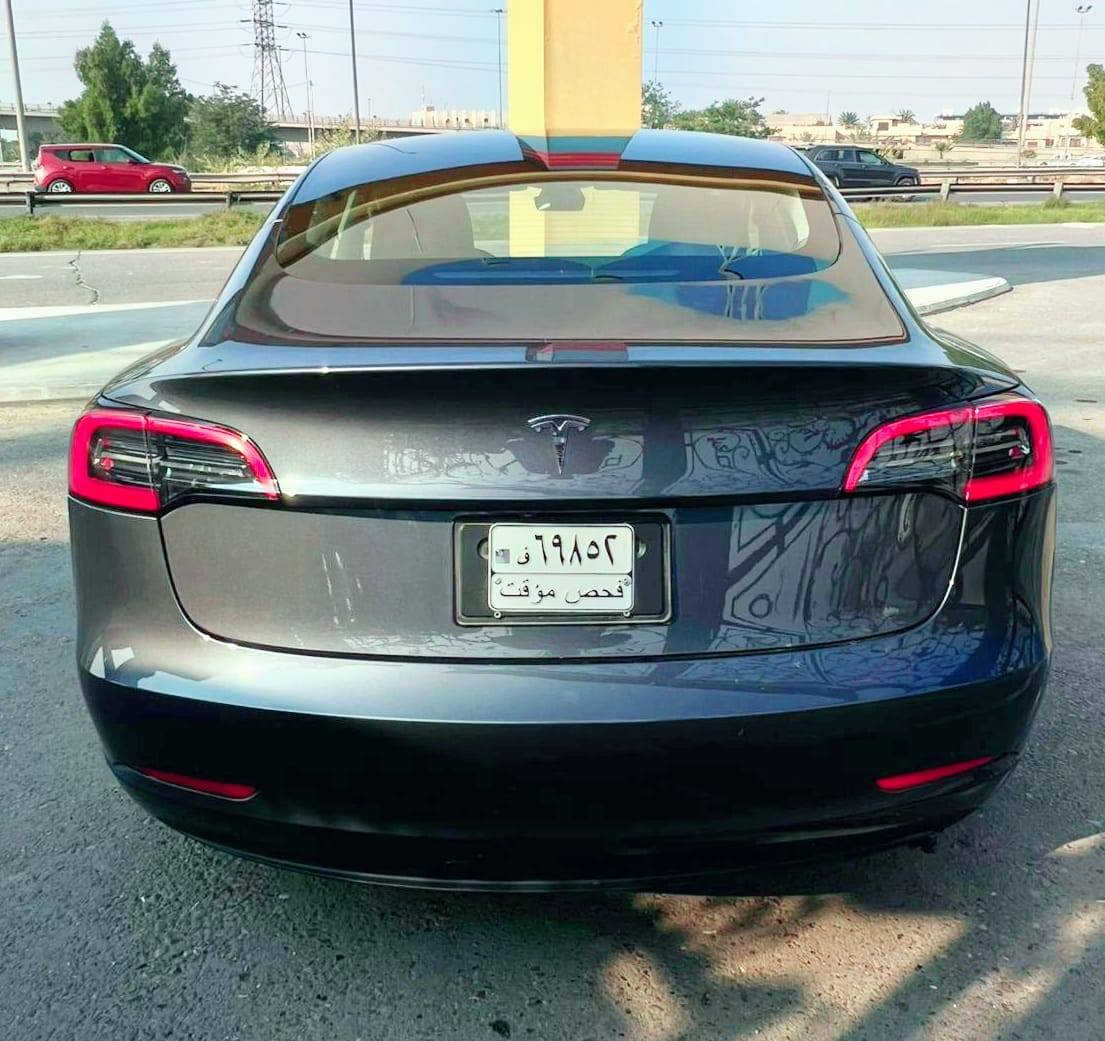 تيسلا موديل ٢٣ ماشيه ٤٠٠٠ بيها جاملغ وبنيد بدون دواخل السعر ١٦٠ لتواصل ***********
