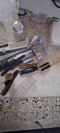 للبيع مكينه وال تحديد و امشاطه وقاعده امشاطه نمر وقرصات ٠٧٧٠٥٣١٦٠١٢