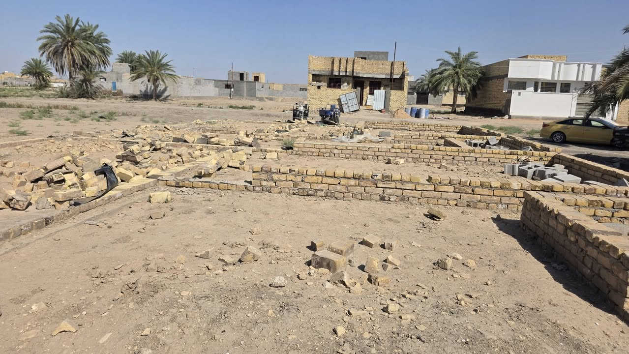 السلام عليكم
ع بركه الله بتلو زراعي تحويل باسم المشتري بالتسجيل العقاري مساحه ٢٤٠م موقع بحي علي فاضل قرب حي علي غازي متوفر كافه الخدمات كهرباء وماء اساله ومولد اهلي 
قرب شارع العام 
الاتصال 
***********
***********
