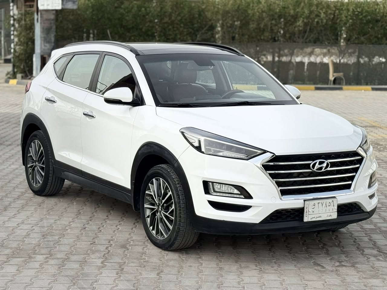 السلام عليكم . توكسان موديل 2019 فول مواصفات الكاصد بيهة صبغ باب السايق فقط رش بدون معجون وبدون ضربة اثر النانو شلتة وانشلع شوية من الصبغ وصبغتة فقط وشرط الفحص مواصفات بصمة بانوراما كراسي كهرباء شاشة كامرا اصلية كشنات جلد 5 عدسات حساس امامي خلفي كير مكينة على وضع الشركة اخوان سيارة جدا جديدة وكلشي مناقصهة وبالخير التصير من نصيبة السعر 190 وبيهة مجال بسيط مكاني بغداد العامرية ***********
