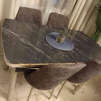 ميز طعام • قابل للتمدد • الزعفرانية