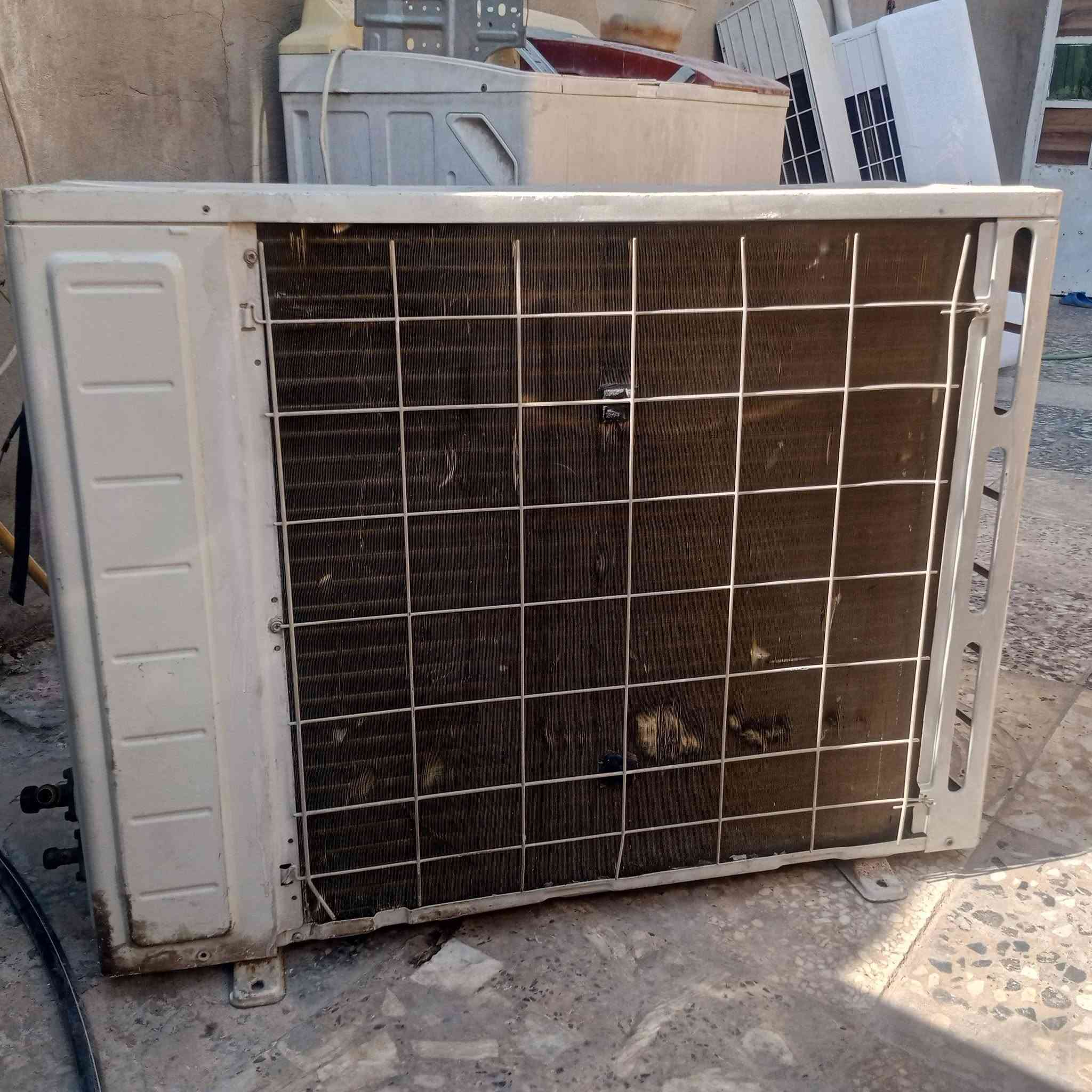 سبلت طنين بس تبريد تدفئه ملغيه كامل بواري الغاز مقفول 350 الف عنوان الأمين ثانية بغداد ***********

