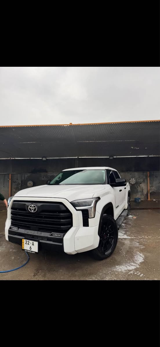 تويتا توندرا ٢٠٢٢  لوك لوك ره سمي ده عمي دانراوه ريك ئه وه نده ي بوياغه سه ياره كه وه ك كلين وايه لوكه شوختيشي پيوه نييه زور تازه و جوانه چوار تايه و ويلي لوكي له ژيره ٦٥ هه زار ميل روشتووه سه ياره كه هه موو گياني به شه رته ده عمي بوو ده عمي تاك اكسله موافه قه ي جام ره شي هه يه *********** أربيل, العراق
