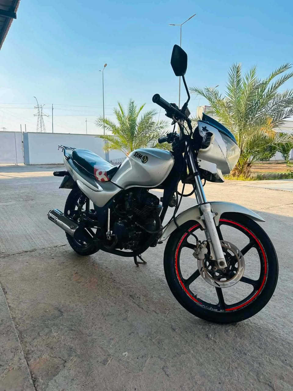 السلام عليكم متاح دراجه سايم للبيع موديل14 نضافه مثل الي بالصوره محرك مكفول والباقي ينشاف بالعين   السعر 550 يتصل ع الرقم التالي  *********** مكاني هيت ٭
