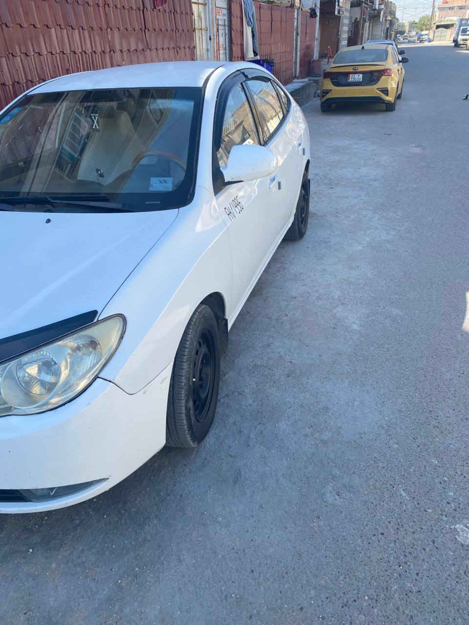 السلام عليكم النترا موديل 2007 السيارة بأسمي 
مكاني بغداد الشعب 
مكينة 1600 دكشن عالي 
السيارة بيها طخة بالجامرلغ الخلفي وبي شوية معجون 
ومصبوغة بيها قطع اني ابيع احزام مصبوغة جمالية 
ولا يوجد أي ضربة أخرى والبجم مالها ما مفتوح 
كير عادي 
السيارة ما بيها اي نقص 
السعر ٧٥ قفل 
الاتصال فقط على الرقم 
***********
