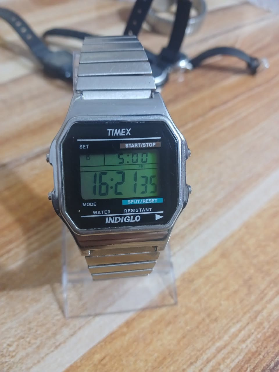 ساعه تايمكس كتروني قديم شغاله باله اصلي طلعتلي بهذا الشكل بالعافيه الي ياخذها انطيني سعرك بالعافيه يوجد توصيل لجميع محافظات العراق 
ملاحضه القطعه واحده فقط


**إذا كنت صاحب هذا الإعلان وتريد حذفه لأي سبب، رجاءا أرسل رسالة إلى الدعم الفني**