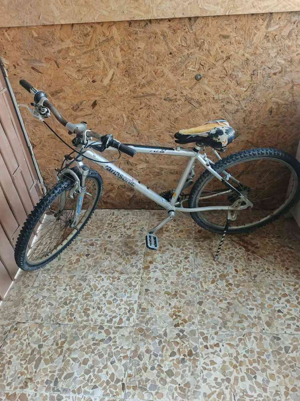 بايسكلات للبيع
الرصاصي
 حجم ٢٦ 
دبل شغال 
اسطابات شغال 
فقط يرادله ضب ويل الخلفي + قمجه مال كير
كير ٣+٧ 
سعر ٤٥ بي مجال 

الاحمر 
حجم ٢٠ 
٢ دبل شغال 
اسطابات شغال 
فقط يرادله عيار كير 
كير ١+٦ 
سعر ٤٠ 
مكاني موصل جانب الايسر


**إذا كنت صاحب هذا الإعلان وتريد حذفه لأي سبب، رجاءا أرسل رسالة إلى الدعم الفني**