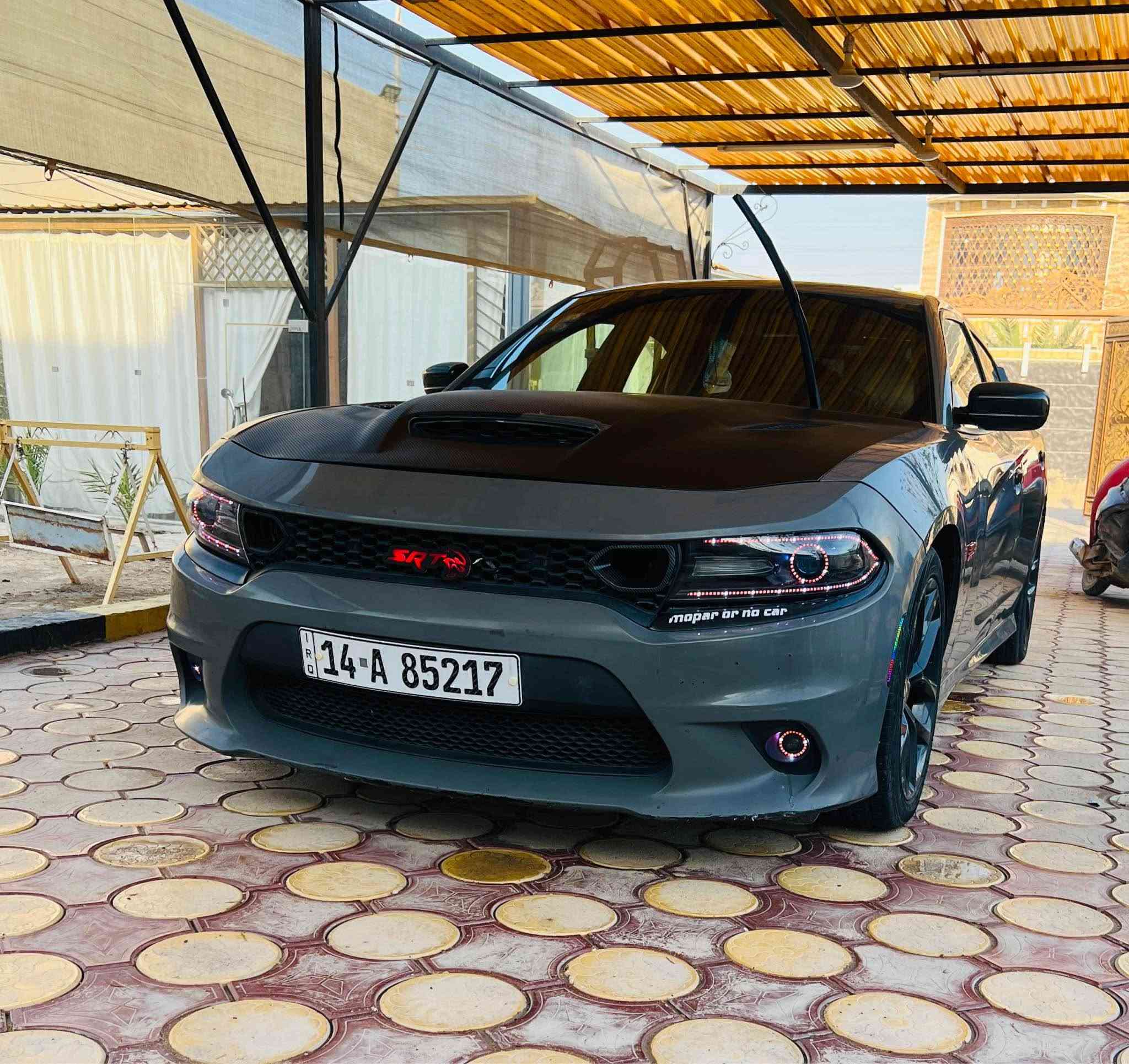 السلام عليكم
للبيع دوج جارجر RT 
موديل: 2018
اللون: سمنتي
العداد: 119,000 كم
المحرك: HEMI 5.7 V8
حالة المحرك والگيـر: غير مفتوح نهائياً 
الإضافات:
 • إضاءة LD متغيّرة الألوان
 • قمارة روز رايز
 • ويل 20 GT
 • بلك ريسنك
     •حداديه جديده
& ضرر سابق: جاملغ + باب
& بارد خفيف بالبيبان
السعر المطلوب: ١٧٨ ورقة
العنوان: البصرة – الصالحية
للاتصال: *********** البصرة, العراق
