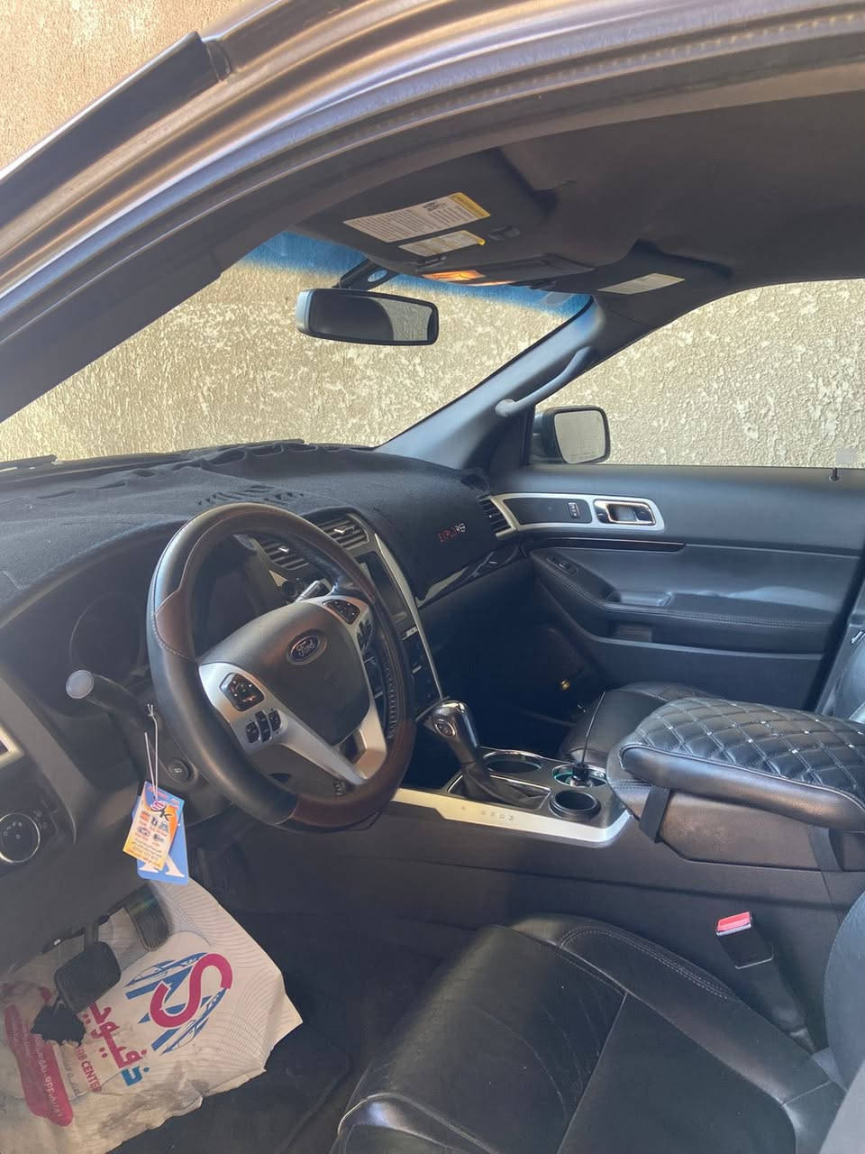 السلام عليكم
سعر .. 145..ورقه بيها مجال 
Ford Explorer 2012
فورد اكسبلورر 2012 نظيفه جدا 
رقم (بغداد)ب اسمي 
رقم و سنويه 
مكينه 6 سلندر 3.5
اللون مميز

مواصفات فول بدون فتحه.....
رمز سري بالباب 
بصمه ابواب وتشغيل
لايتات عدسه بلادية
كاميرا خلفية
شاشه كبيره بلادي
نظام الأوامر الصوتيه 
شاشتين عدادات بلادي
تحكم ستيرن كامل
مثبت سرعة
مراي هيتر
أشاير مري
كشنات اماميه كهرباء
كشنات جلد
7 راكب
تبريد ثلج 3 قطع 
صبغ..فقد جاملغ وبنيد  
بدون ايرباك ( ايرباك سليم )

مكان السيارة بغداد حي الجهاد 

تواصل رقم هاتف 
***********
