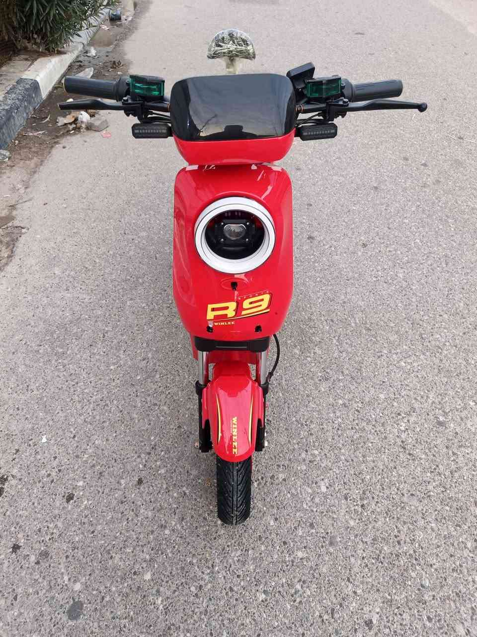 ار 9 مديل 26 حديث لون احمر 
دراجه مكفوله كفاله عامه حته من الزلغ 
مستخدمه كم 16 يوم فقط  وصل شراء موجود 
بطاريات دبل حجم كبير 32 امبير 
شرط دراجه وكاله غراضها كامله سله ومرايات وكفات ماشادهن بالكارتون 
السعر 500 بيع مستعجل 
عنوان حيانيه شارع السيد واتساب ***********
