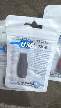 ٤ قطع • إكسسوارات • إلكترونيات