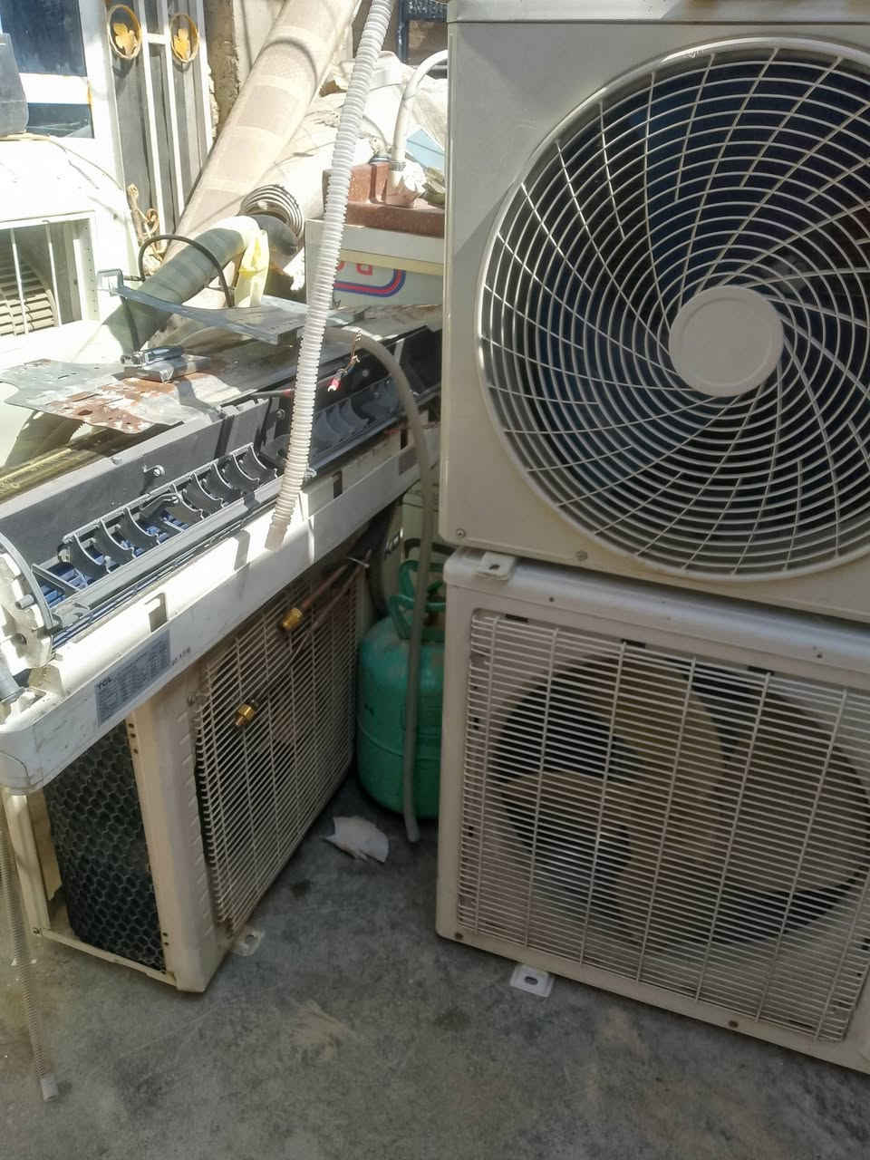 سلام عليكم متوفر سبالت مستخدمة انفيرتر وعادي كل الأحجام ومتوفر مكيفات مستخدمة وبضمان العمل أجهزة نضيفة بمعنى الكلمه 
للتواصل ***********
