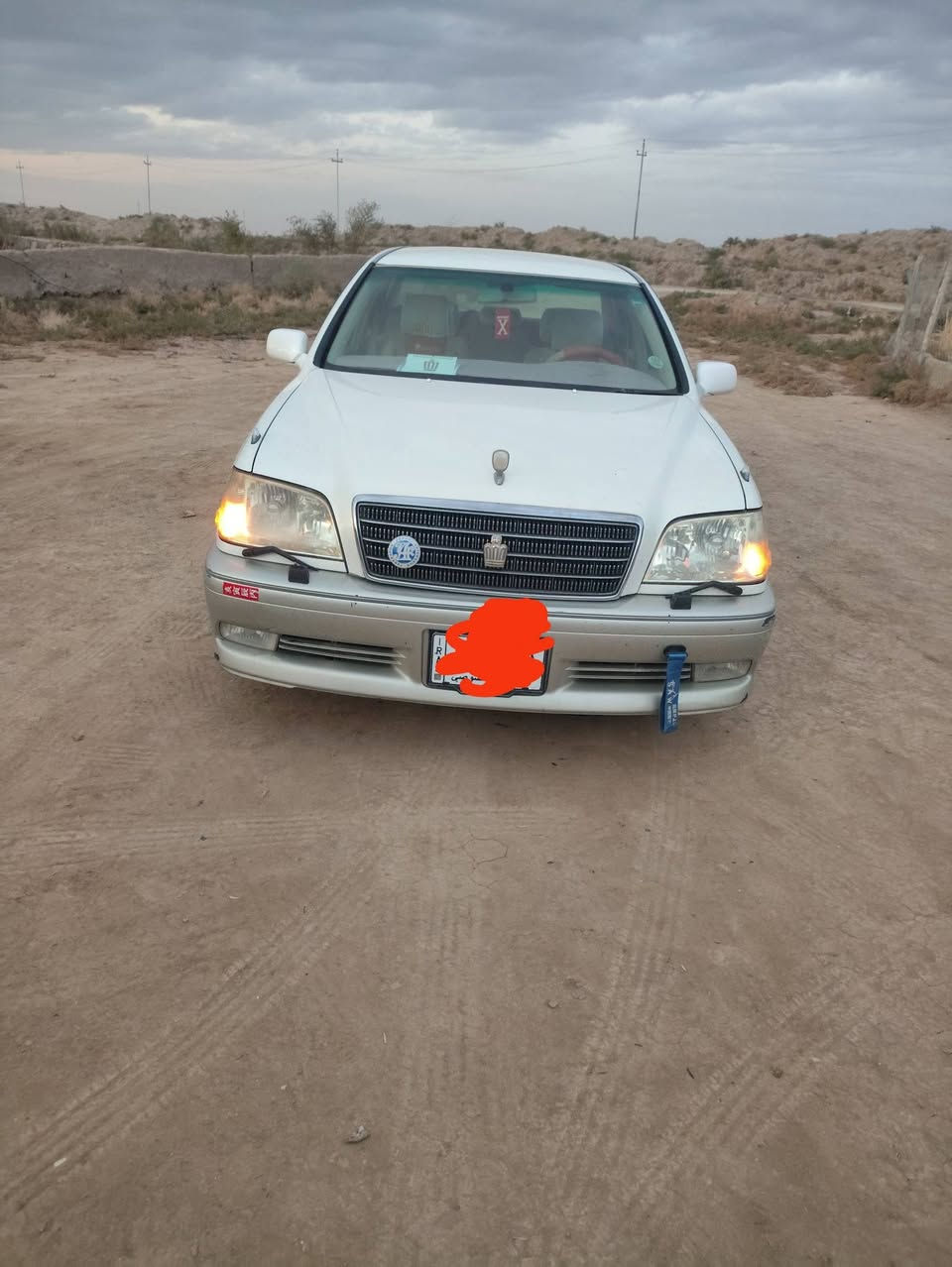 السلام عليكم
بيع فقط 
كراون ملكه 
موديل 2000
الون ابيض لؤلؤي محزم 
دخول جديد ماشيه 43الف
محرك دي فور الصغير 
دكمتين كرستال
تخم تاير جديد ويل حصيره الاصلي
باقي المواصفات معروفه
السعر 150وبيه مجال
للاتصال ***********
